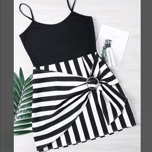 🎉HOST PICK 🎉‼️LAST‼️Black & White Stripped Mini